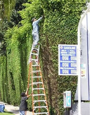 incorrect ladder use