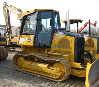 tractor with an enclosed cab, picture courtesy of Deere & Company, Moline, Illinois, USA