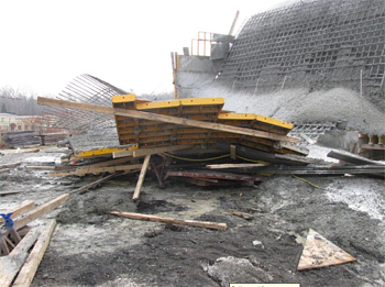 Photo 1. The site of collapsed form support of buttress section of aqueduct mockup (photo courtesy of OSHA)