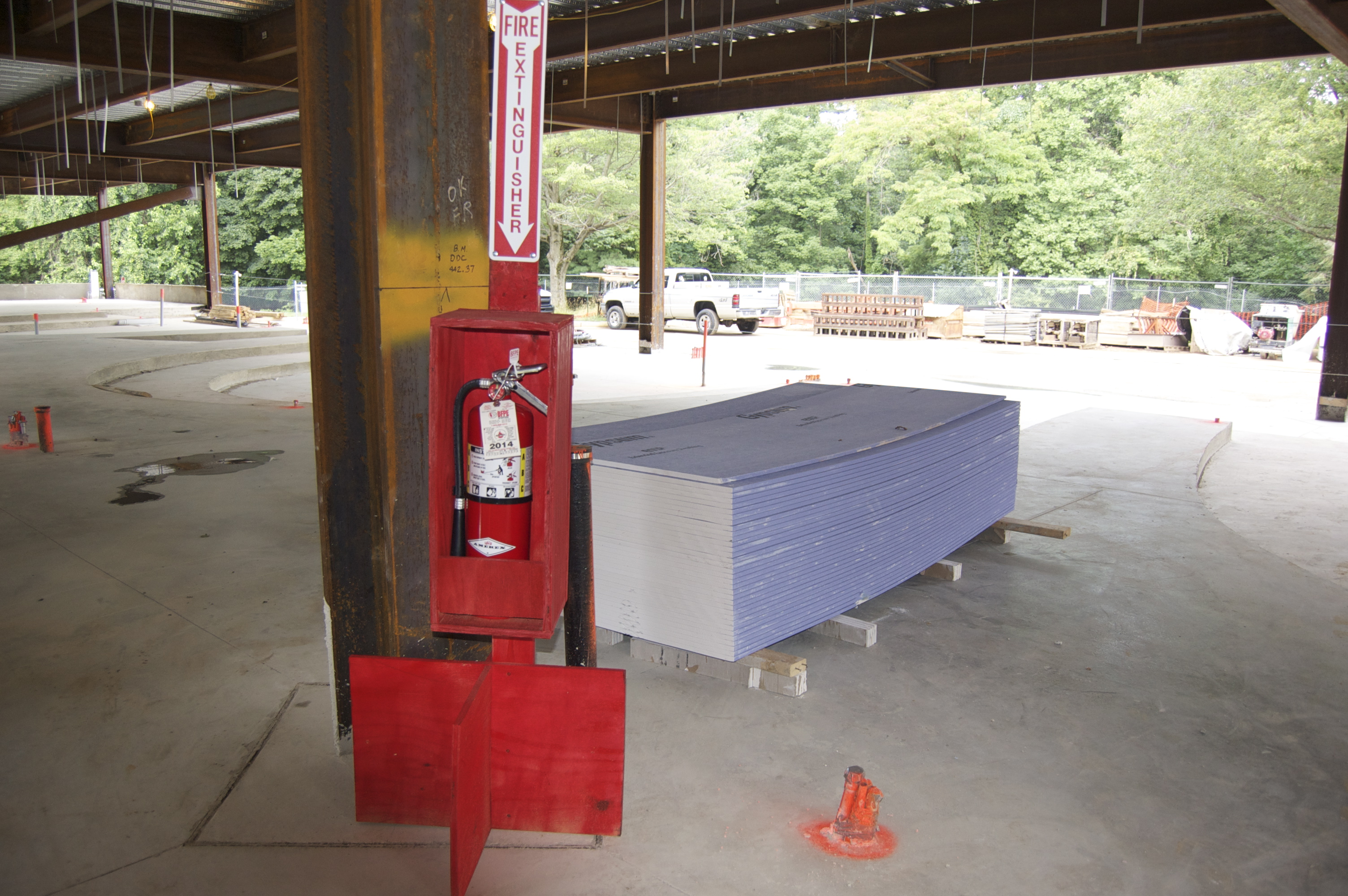Job-built extinguisher holder